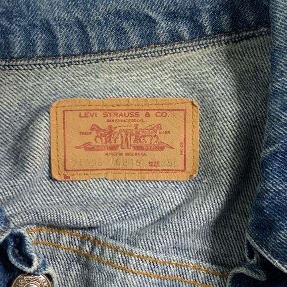 Levis Vintage Trucker Jacket S 38L Denim Made USA Distressed 90s 71506-0216 - Picture 3 of 8